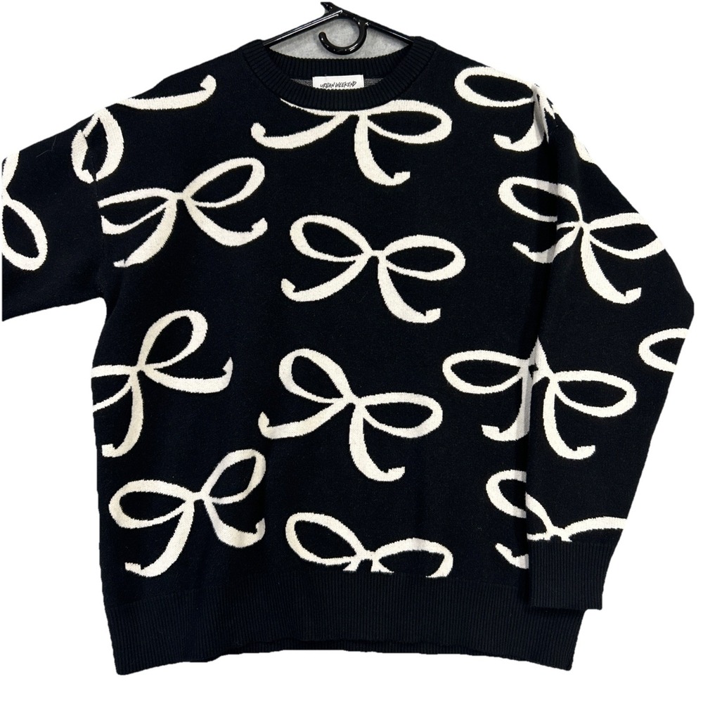 Urban Weekend women's  black white bow  Sweater Size Large